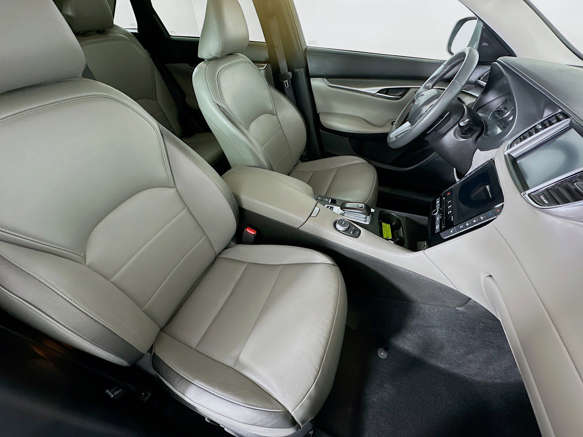 Used 2023 INFINITI QX50 Luxe image 32