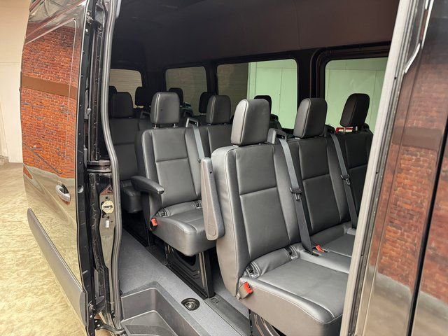 Used 2023 Mercedes-Benz Sprinter 2500 image 4