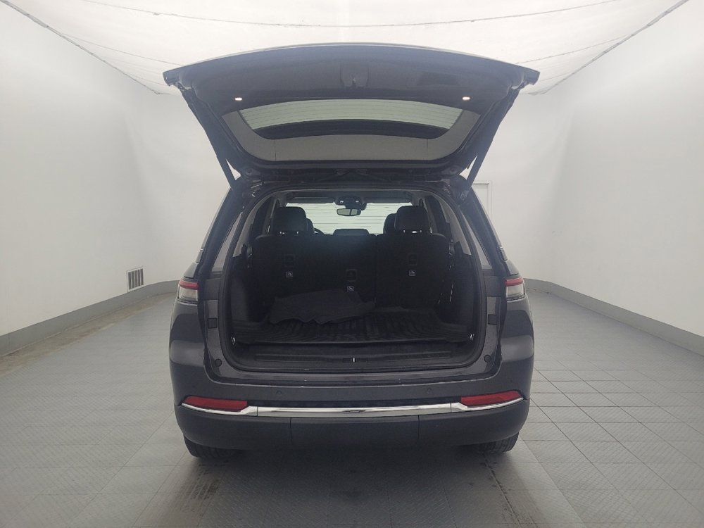 Used 2022 Jeep Grand Cherokee Limited RWD image 29