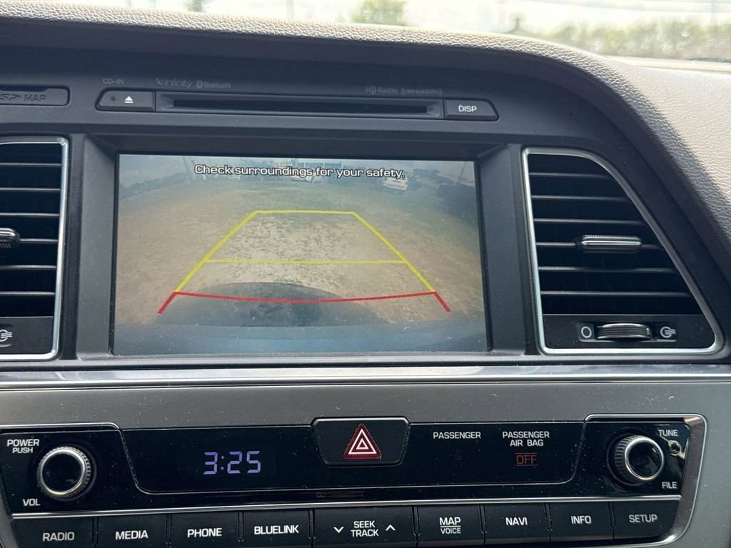 Used 2016 Hyundai Sonata Limited w/ Option Group 04 FWD image 28