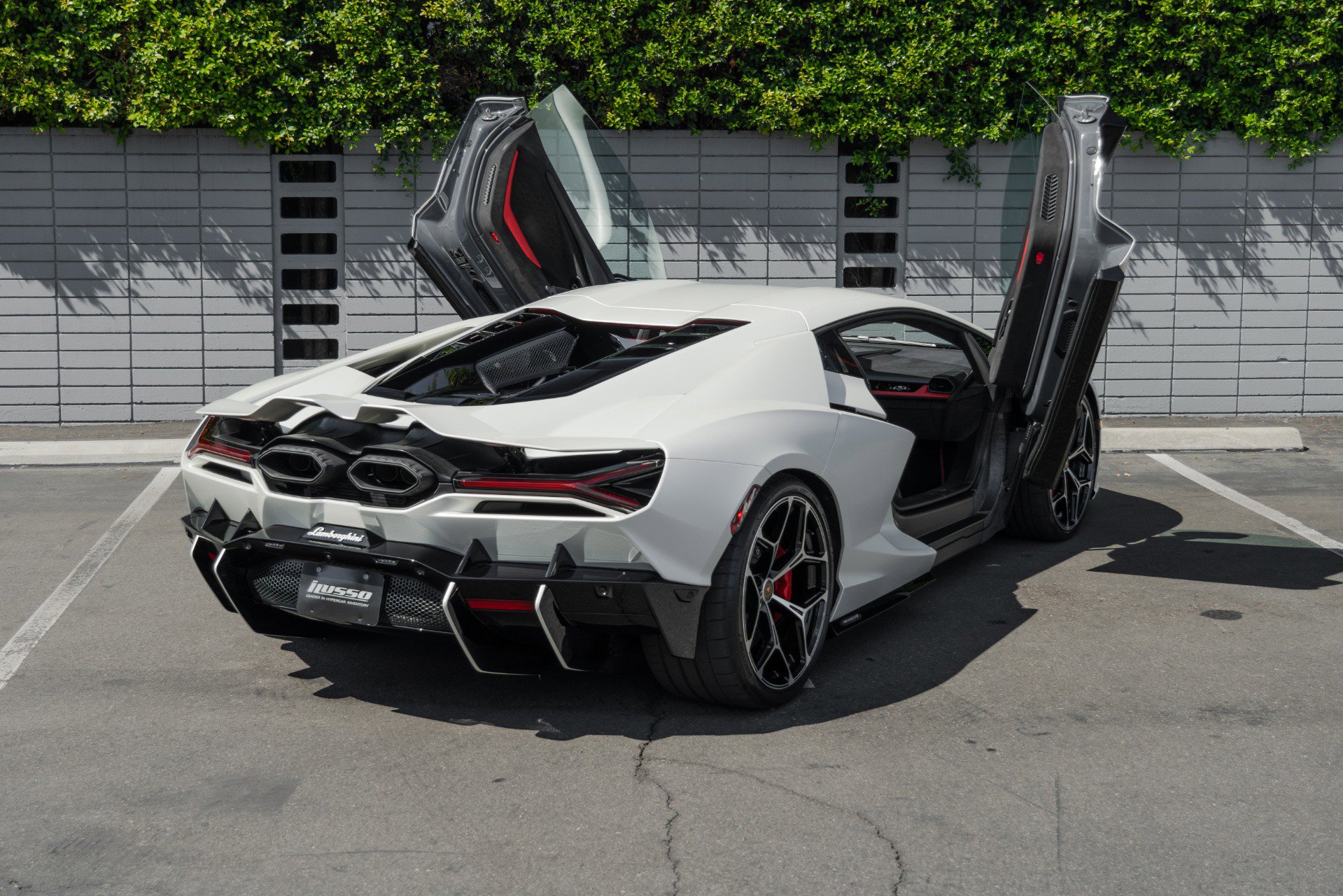 Used 2024 Lamborghini Revuelto image 3