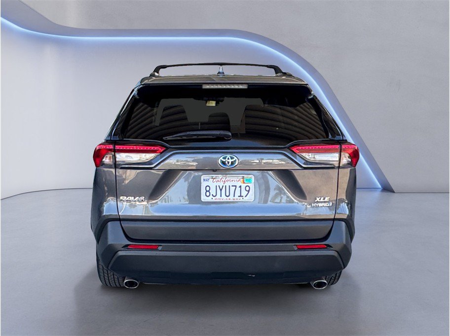 Used 2019 Toyota RAV4 XLE AWD/4WD image 5