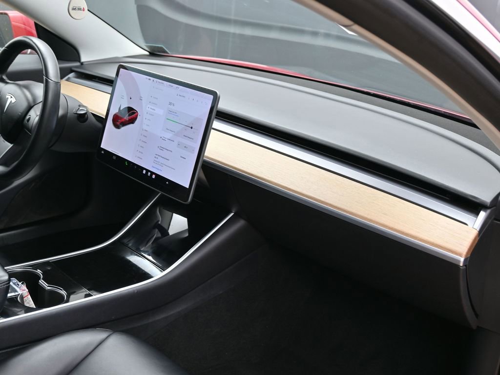 Used 2018 Tesla Model 3 Performance image 32
