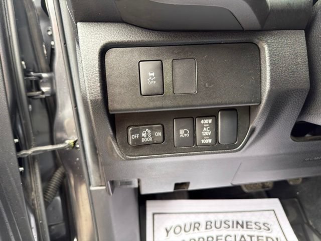 Used 2022 Toyota Tacoma TRD Off-Road AWD/4WD image 17