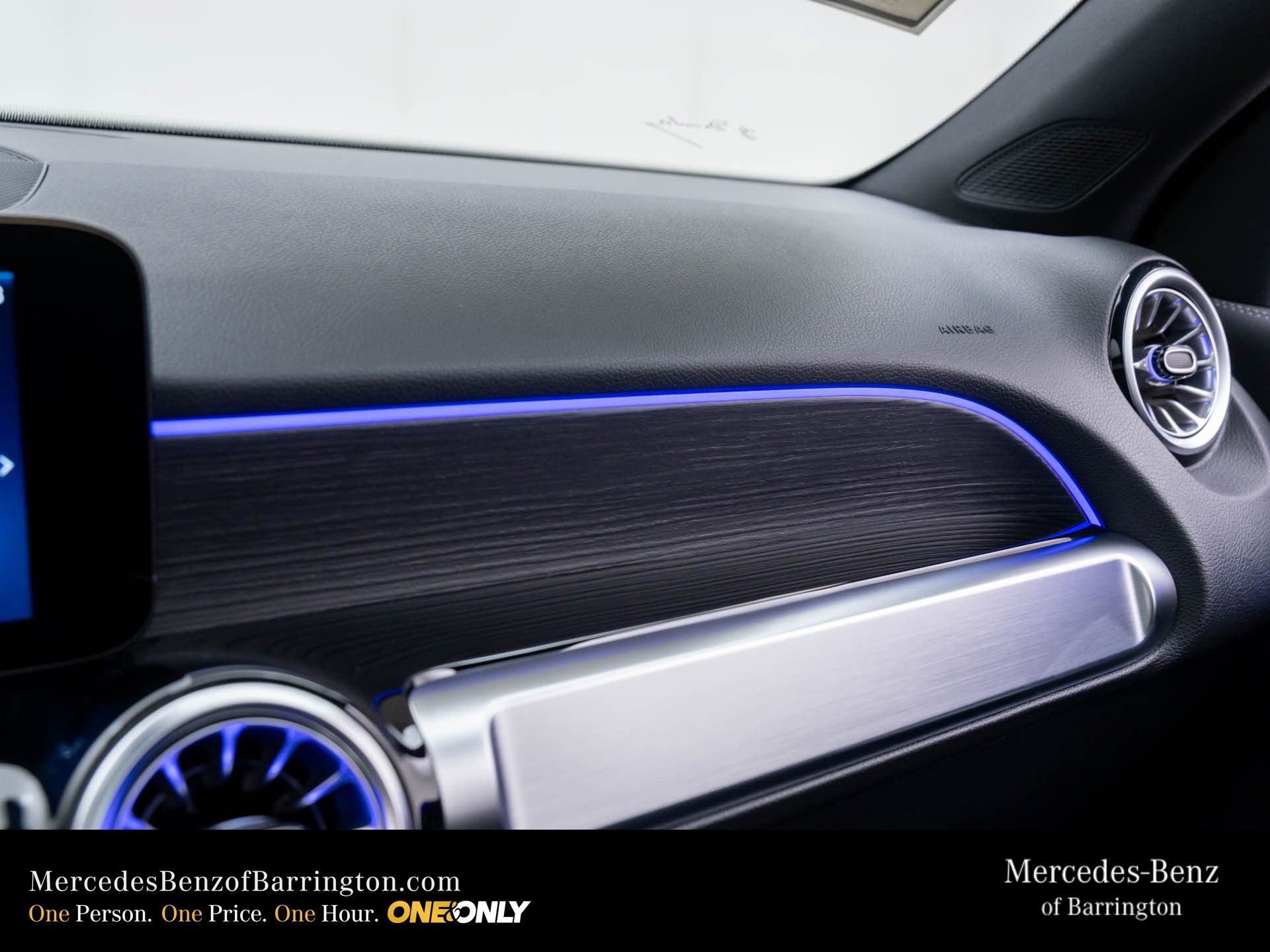 New 2026 Mercedes-Benz GLB 250 4MATIC image 30