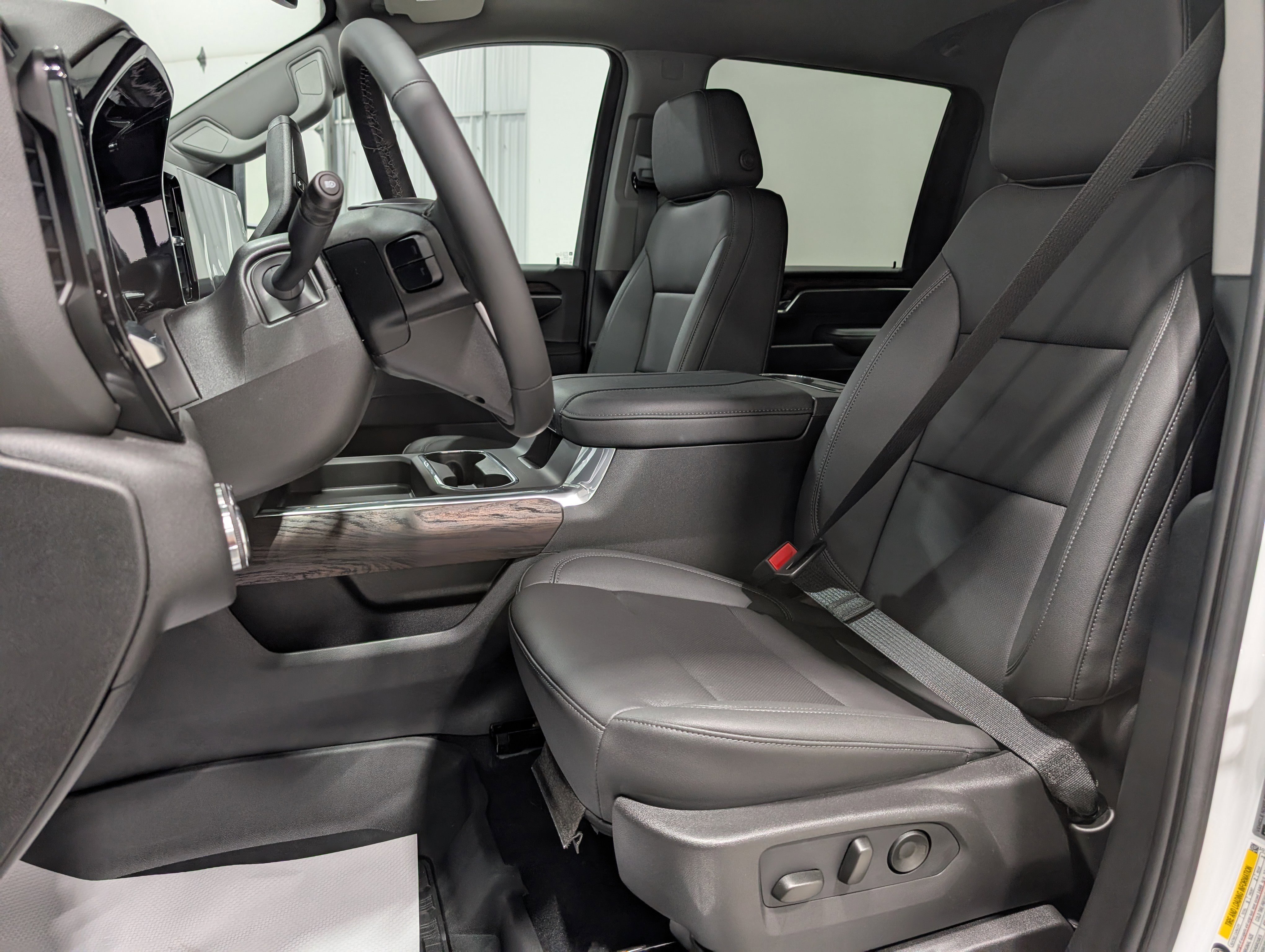 Used 2025 GMC Sierra 3500 SLT w/ SLT Premium Package image 16