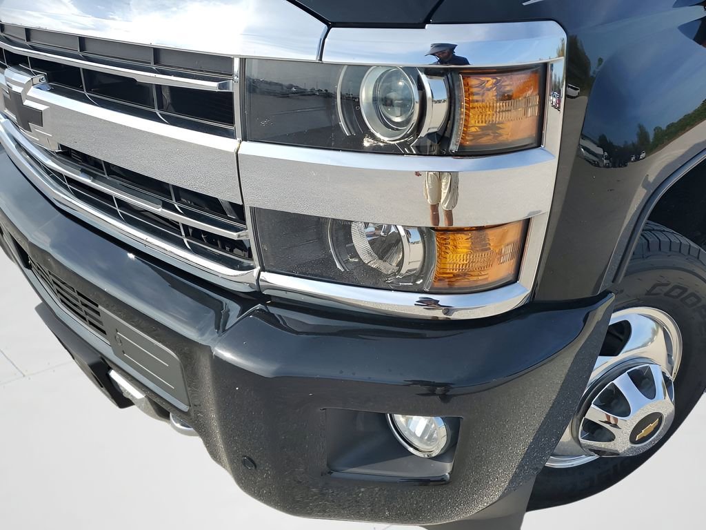 Used 2019 Chevrolet Silverado 3500 High Country w/ Duramax Plus Package image 16
