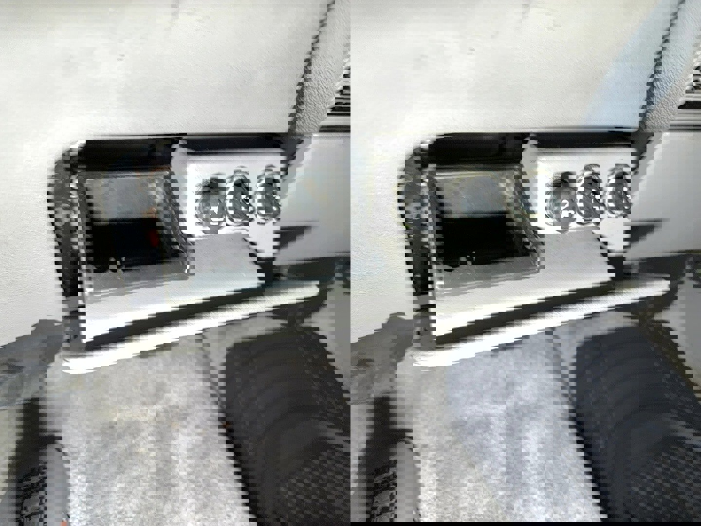 Used 1995 GMC Yukon SLE image 42