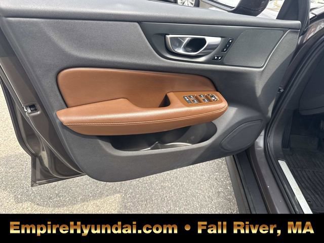 Used 2025 Volvo V60 B5 Cross Country Plus AWD/4WD image 18