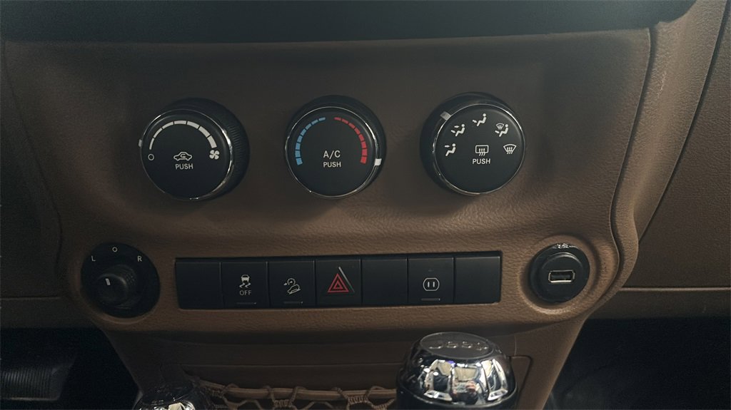 Used 2012 Jeep Wrangler Unlimited Sahara w/ Dual Top Group image 23