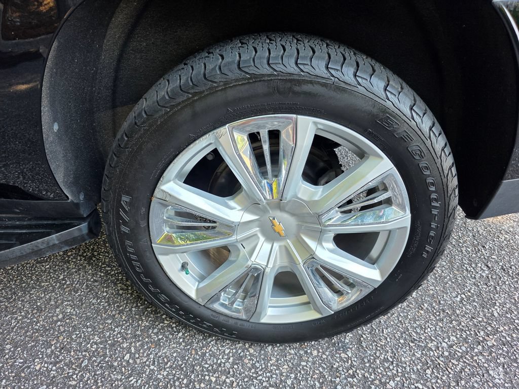 Used 2021 Chevrolet Suburban High Country AWD/4WD image 31