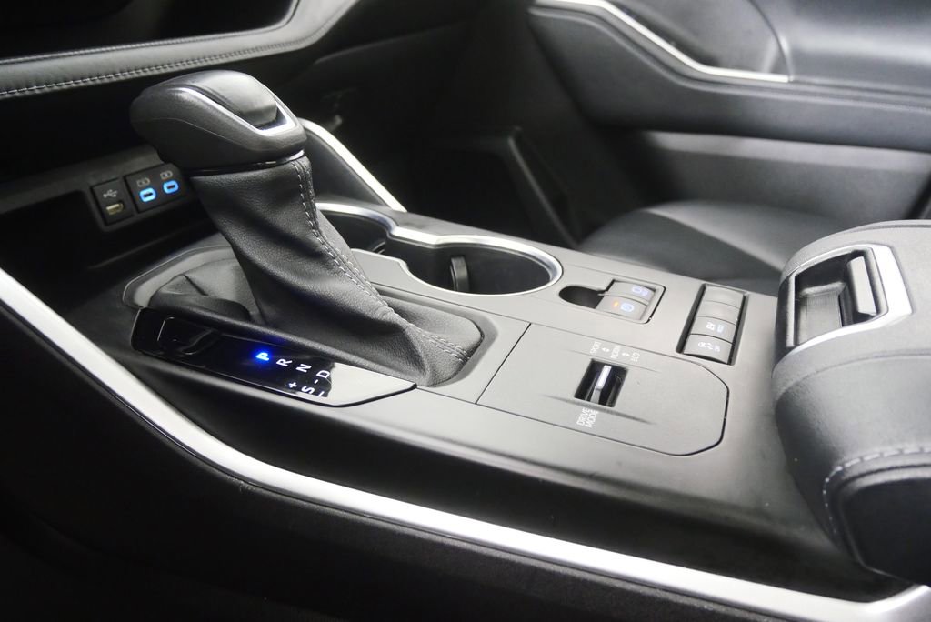 Used 2022 Toyota Highlander XLE image 30