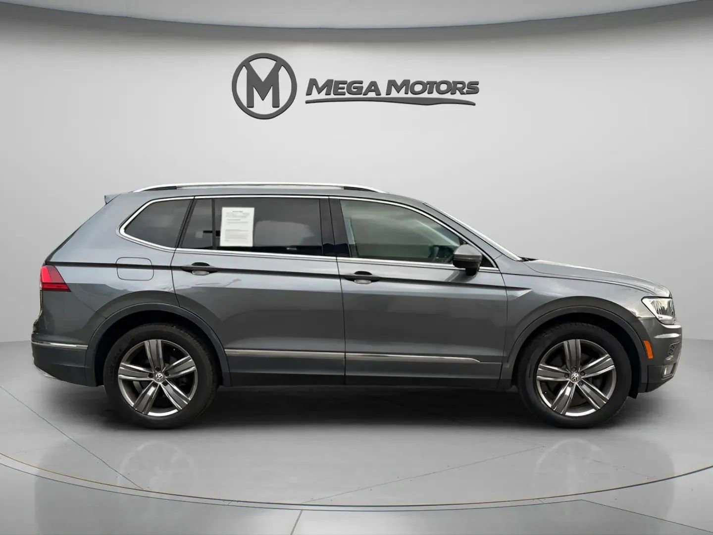 Used 2021 Volkswagen Tiguan SEL image 6