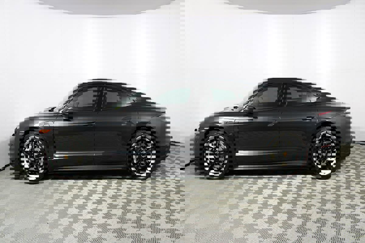 Used 2023 Porsche Taycan w/ Premium Package RWD image 47