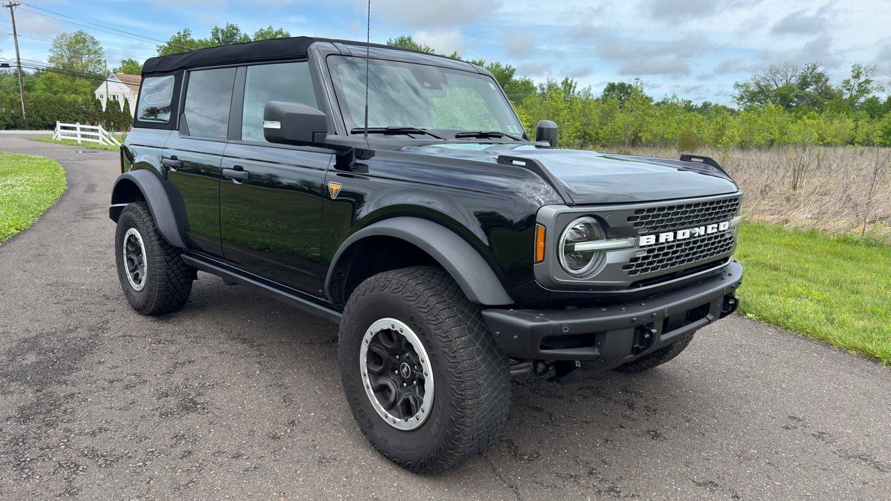Used 2023 Ford Bronco Badlands w/ Sasquatch Package AWD/4WD image 2