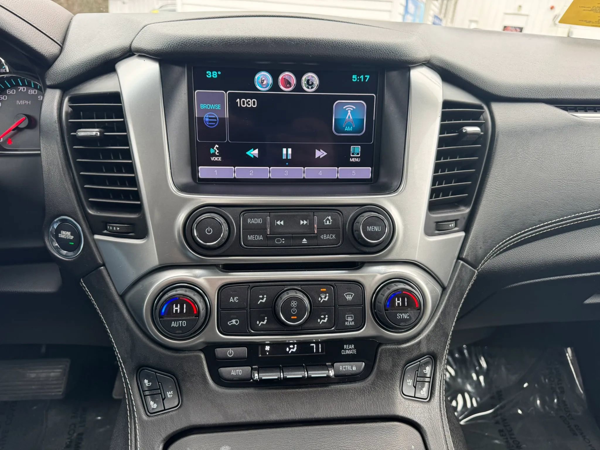 Used 2015 Chevrolet Suburban LTZ AWD/4WD image 17