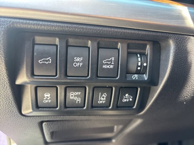 Used 2016 Subaru Outback 3.6R Limited AWD/4WD image 13