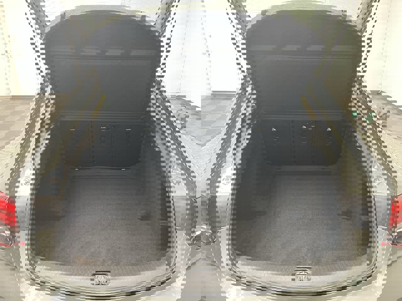 Used 2018 Buick Regal Preferred w/ Driver Confidence Package #1 image 3