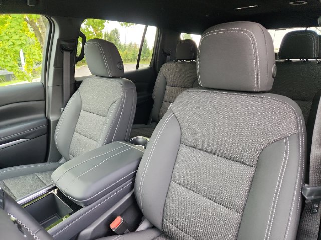 New 2027 Chevrolet Traverse LT w/ Midnight/Sport Edition FWD image 13