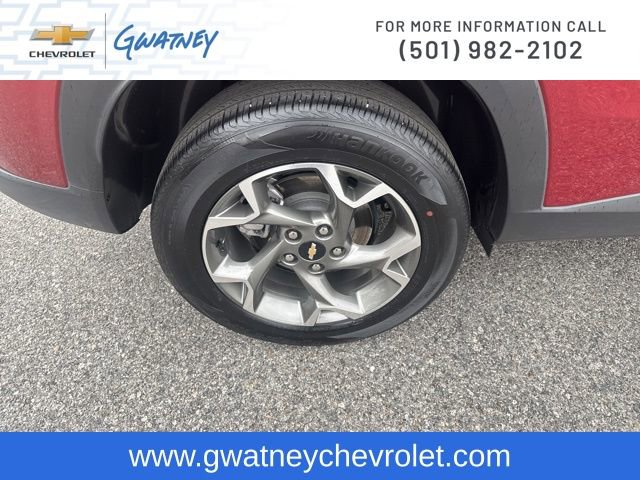 Used 2025 Chevrolet Trax LT image 11