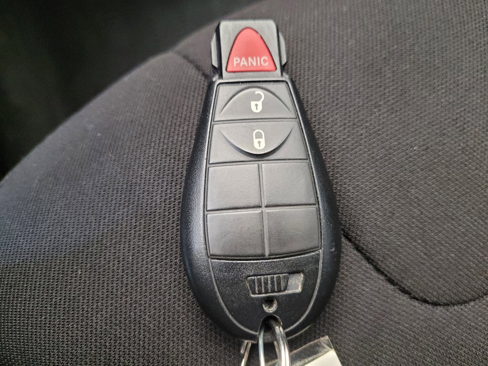 Used 2019 Jeep Cherokee Latitude w/ Popular Appearance Group AWD/4WD image 32