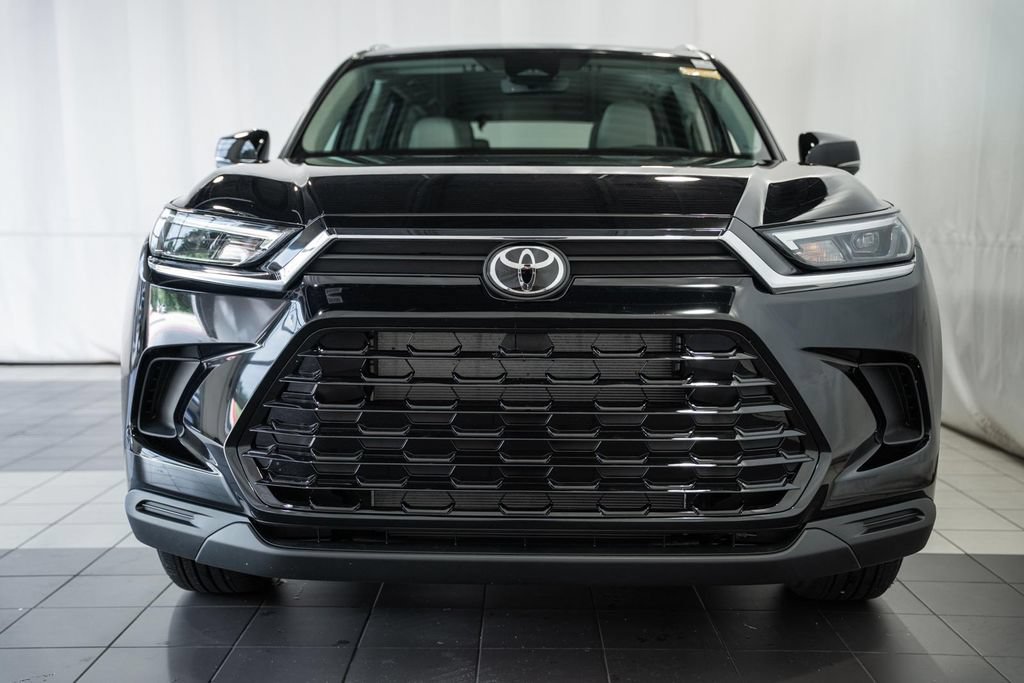 Used 2026 Toyota Grand Highlander AWD image 2
