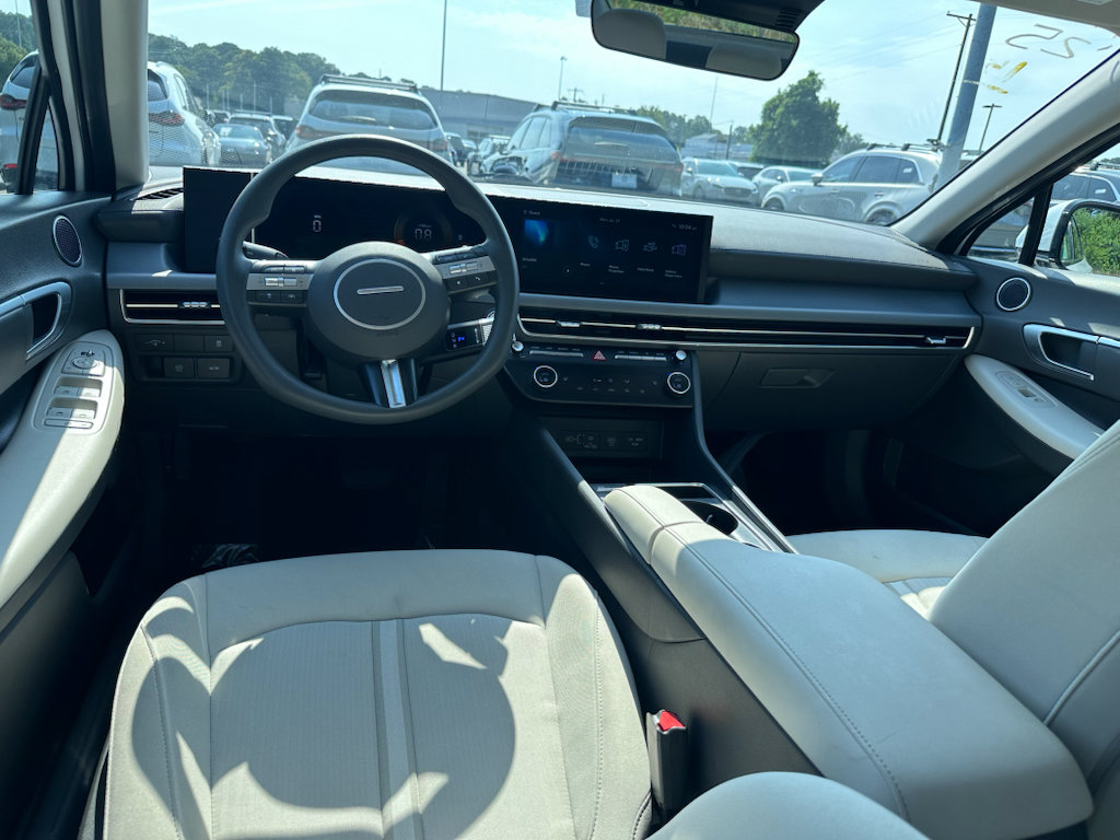 Used 2025 Hyundai Sonata SEL FWD image 10