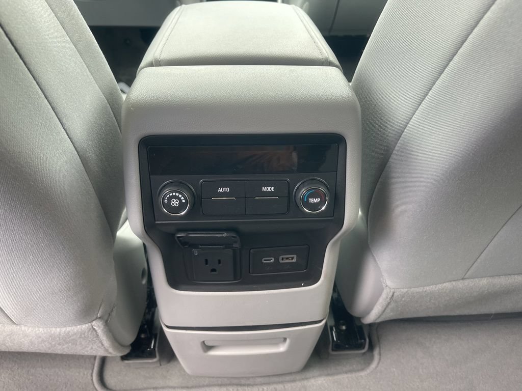 Used 2023 GMC Acadia SLE w/ Driver Convenience Package FWD image 22