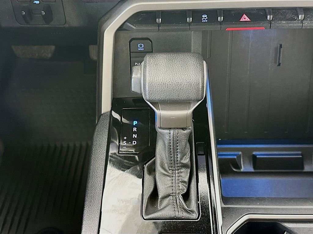 Used 2022 Toyota Tundra SR5 w/ SR5 Convenience Package RWD image 16