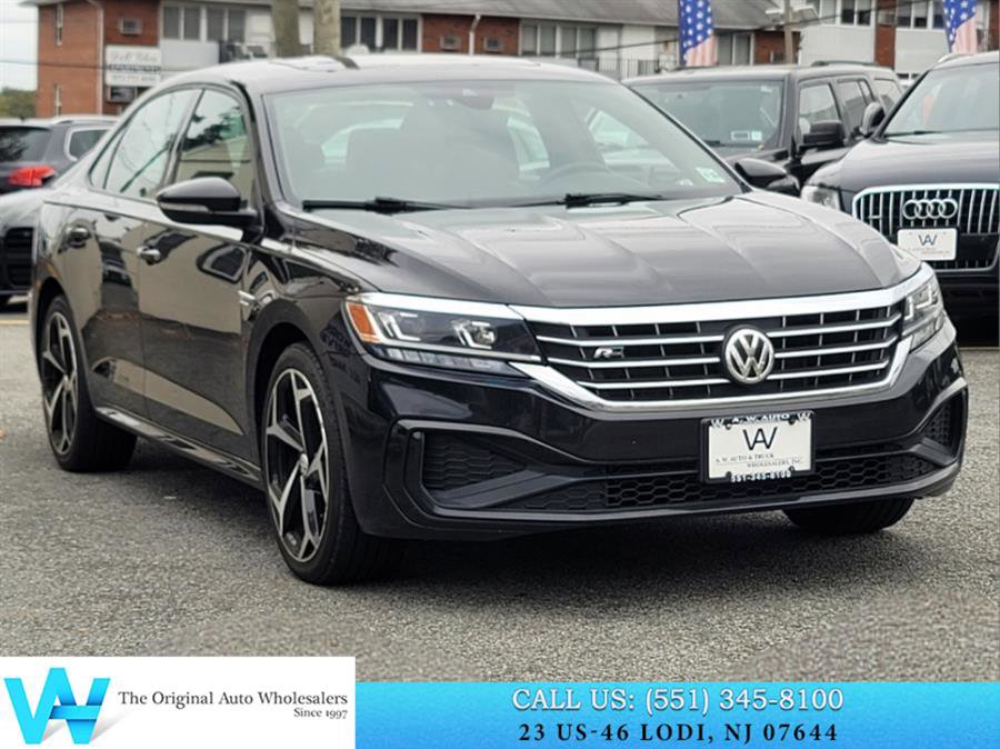 Used 2021 Volkswagen Passat 2.0T R-Line image 1