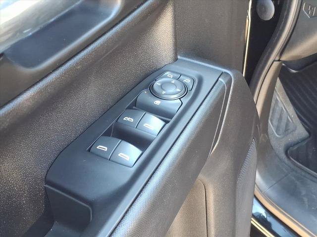 Used 2023 Chevrolet Silverado 1500 Custom AWD/4WD image 5
