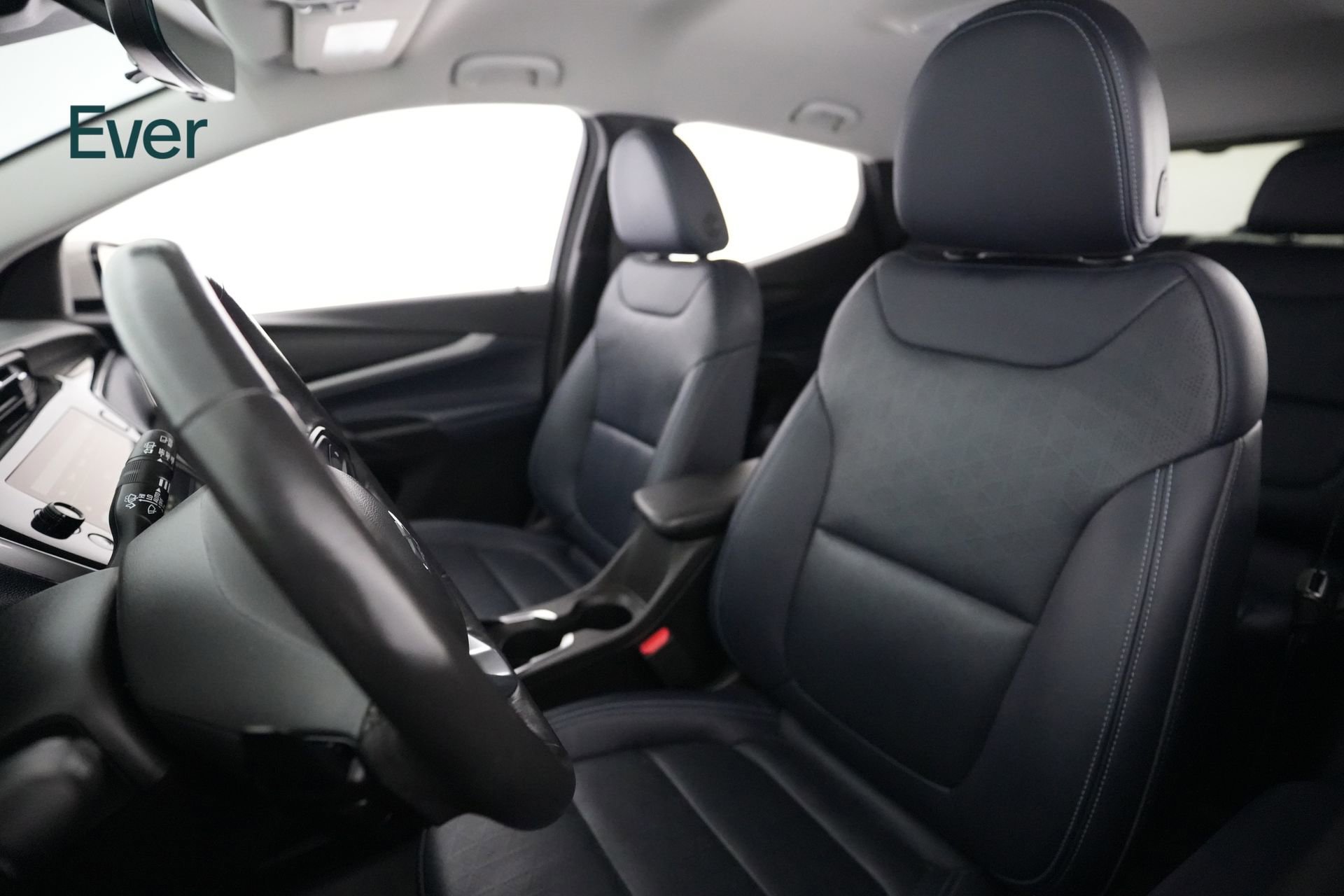 Used 2022 Chevrolet Bolt EUV Premier FWD image 4