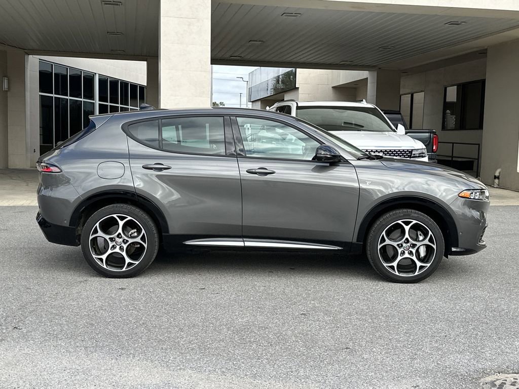 Used 2024 Alfa Romeo Tonale Ti image 8