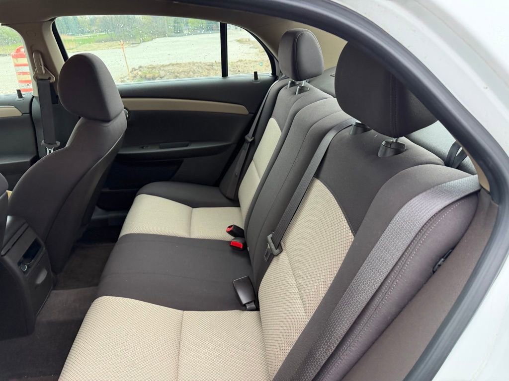 Used 2010 Chevrolet Malibu LS FWD image 5