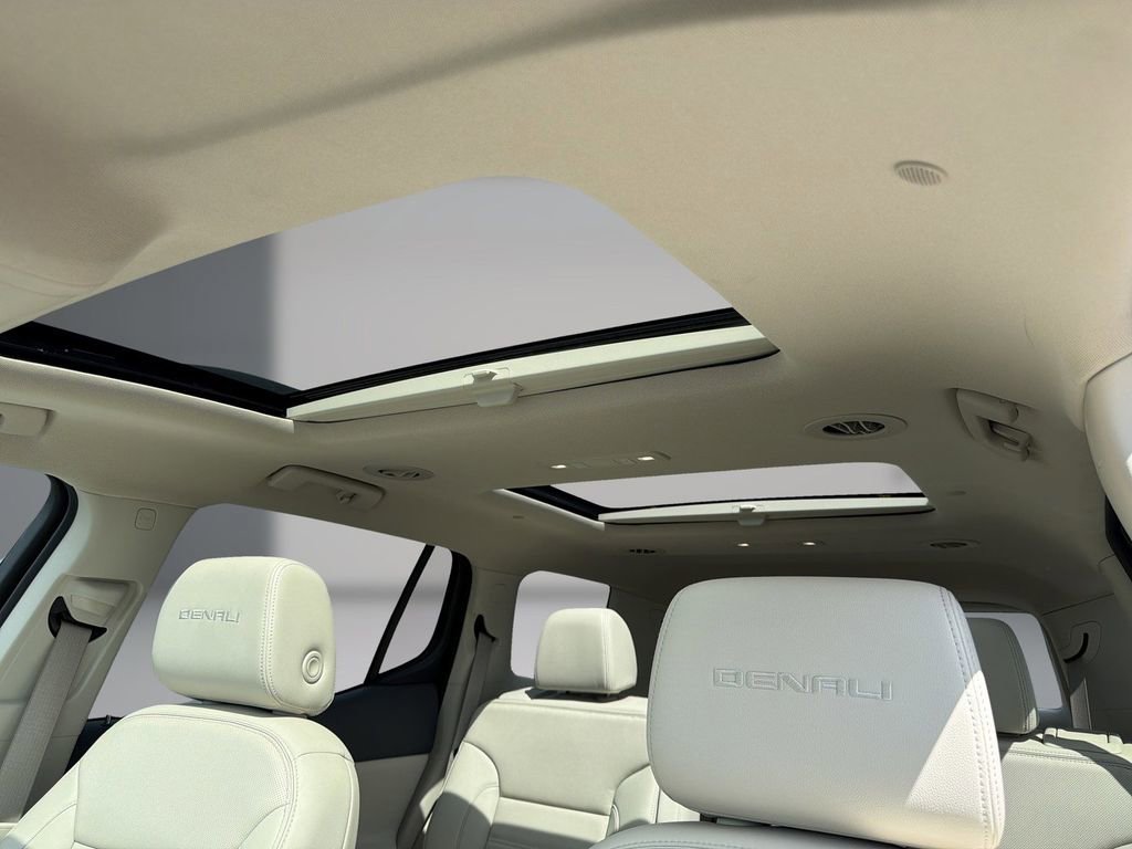 Used 2021 GMC Acadia Denali w/ Denali Technology Package FWD image 17