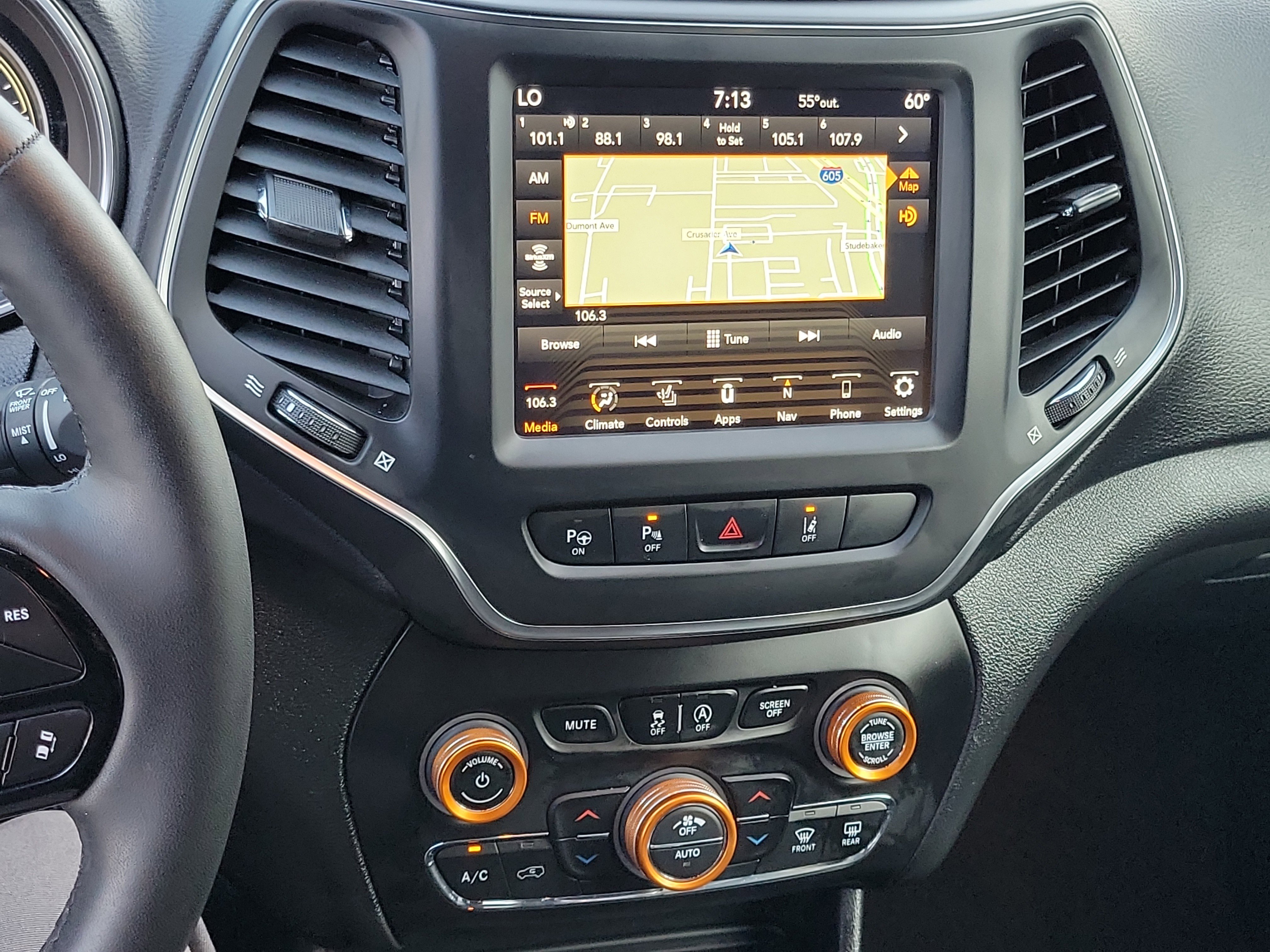 Used 2023 Jeep Cherokee Altitude Lux AWD/4WD image 12