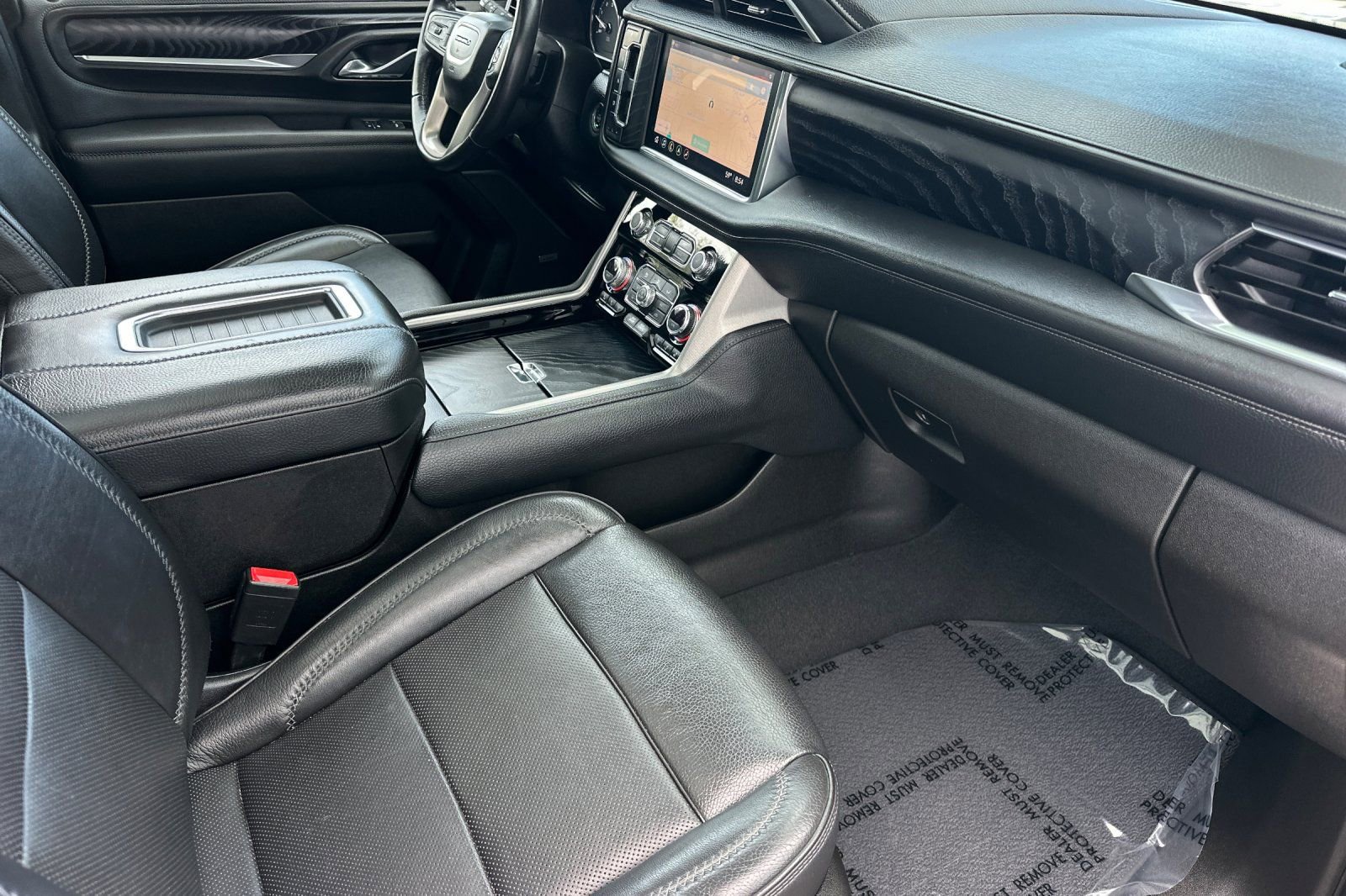Used 2021 GMC Yukon Denali w/ Denali Ultimate Package AWD/4WD image 21