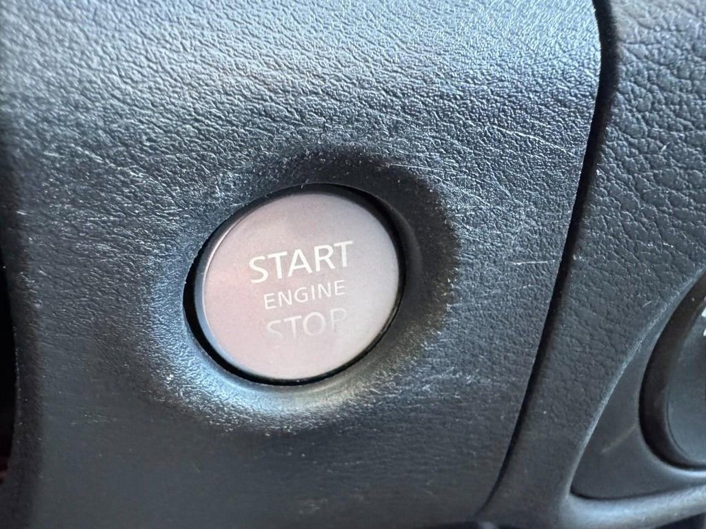 Used 2022 Nissan Frontier SV image 21