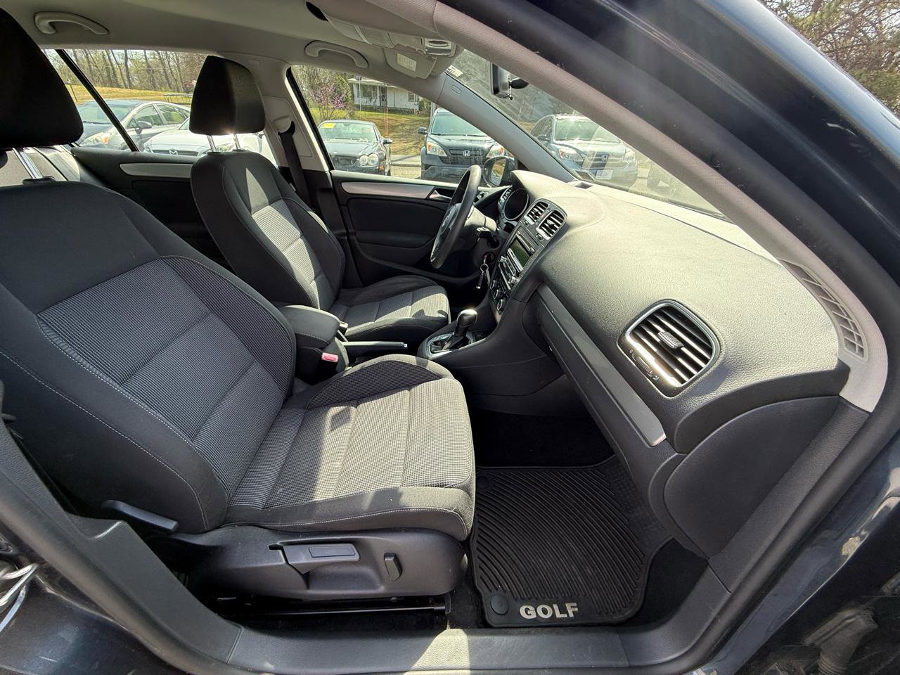 Used 2013 Volkswagen Golf 4-Door image 27