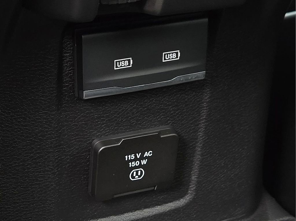 Used 2025 Jeep Gladiator Mojave w/ Convenience Group AWD/4WD image 11