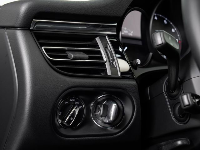 Certified 2026 Porsche Macan S AWD/4WD image 12