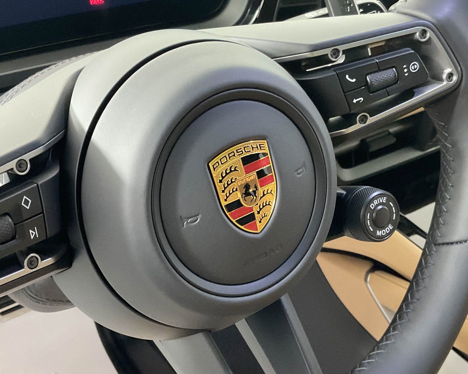 Certified 2024 Porsche Cayenne Turbo image 18