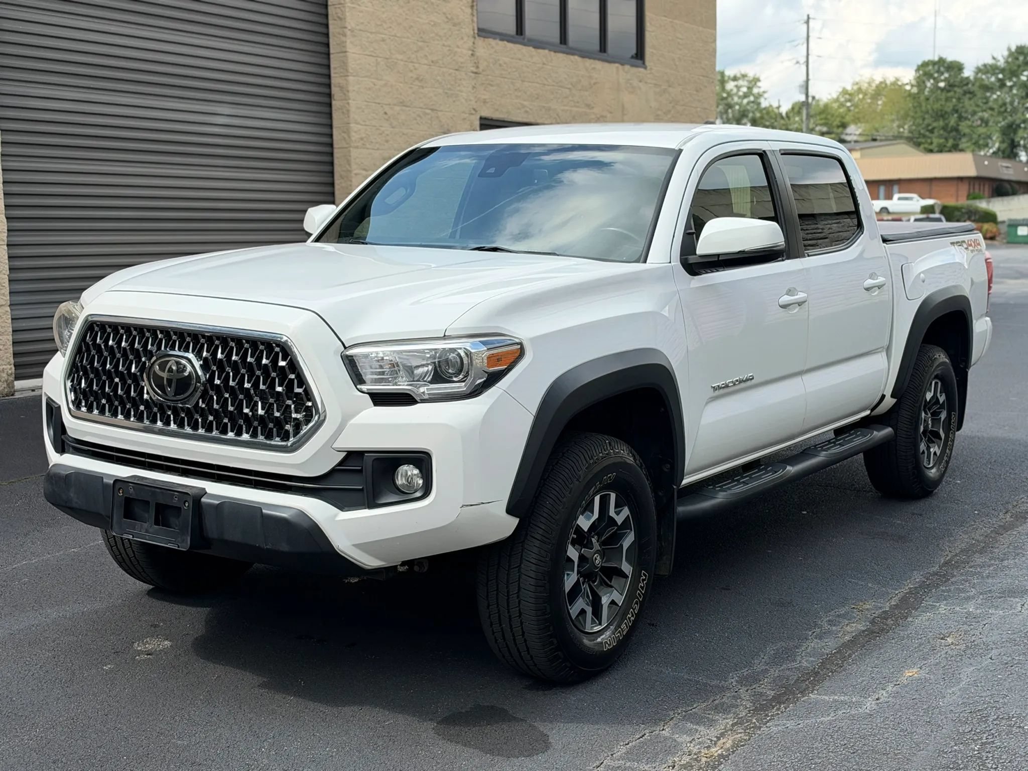 Used 2019 Toyota Tacoma TRD Off-Road w/ Technology Package AWD/4WD image 33