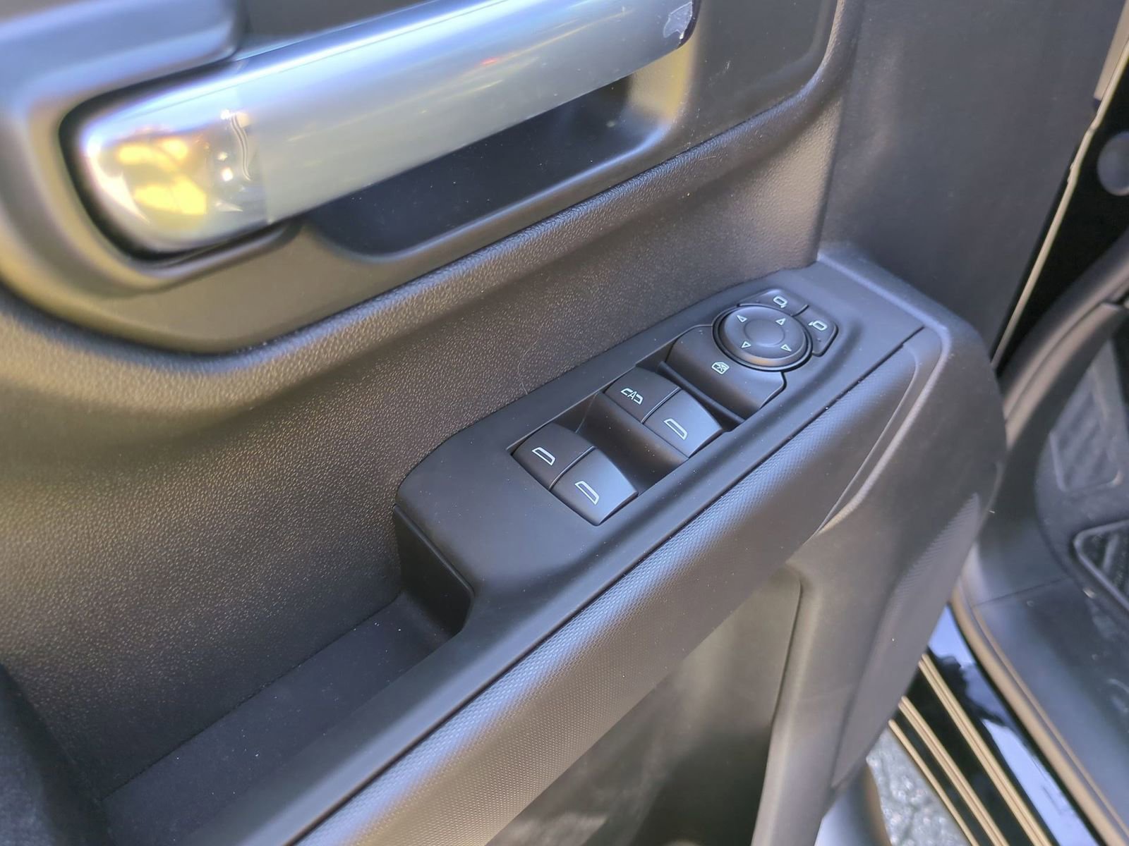 Certified 2026 Chevrolet Silverado 1500 Custom Trail Boss w/ LPO, Dark Essentials Package AWD/4WD image 22