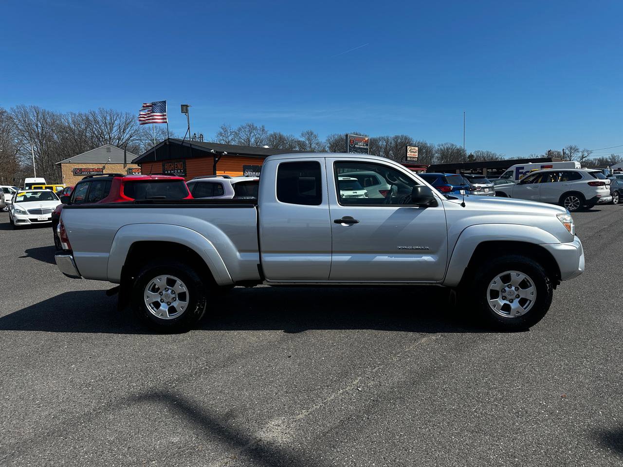Used 2013 Toyota Tacoma 4x4 Access Cab V6 w/ SR5 Pkg image 4