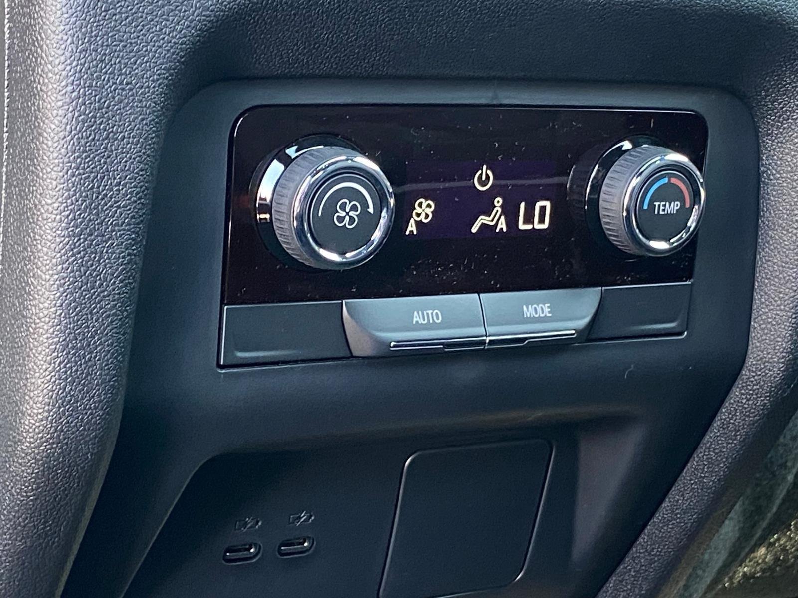 New 2027 Chevrolet Traverse LT w/ Sun and Wheel Package FWD image 21