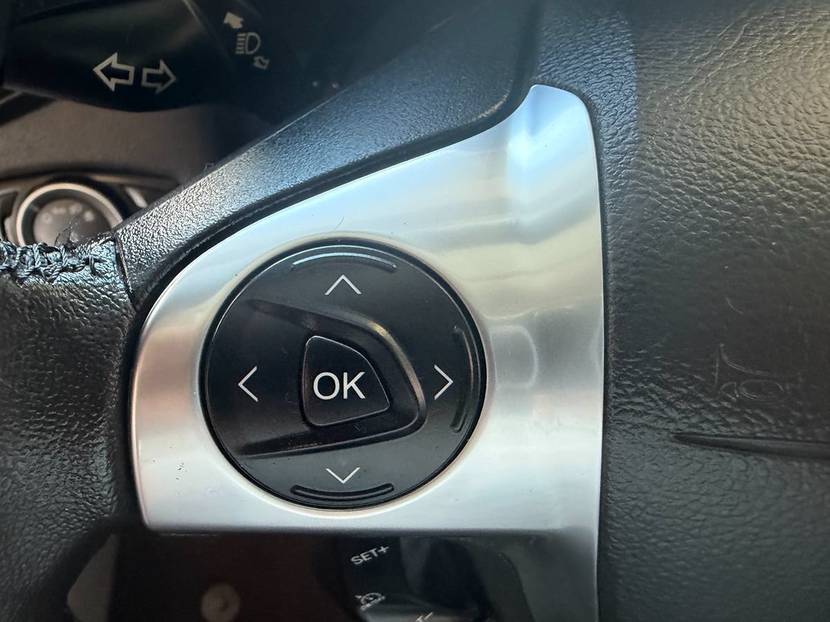 Used 2018 Ford C-MAX SE FWD image 10