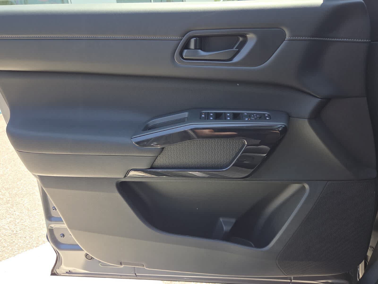 New 2026 Nissan Pathfinder SV w/ Cargo Package FWD image 15