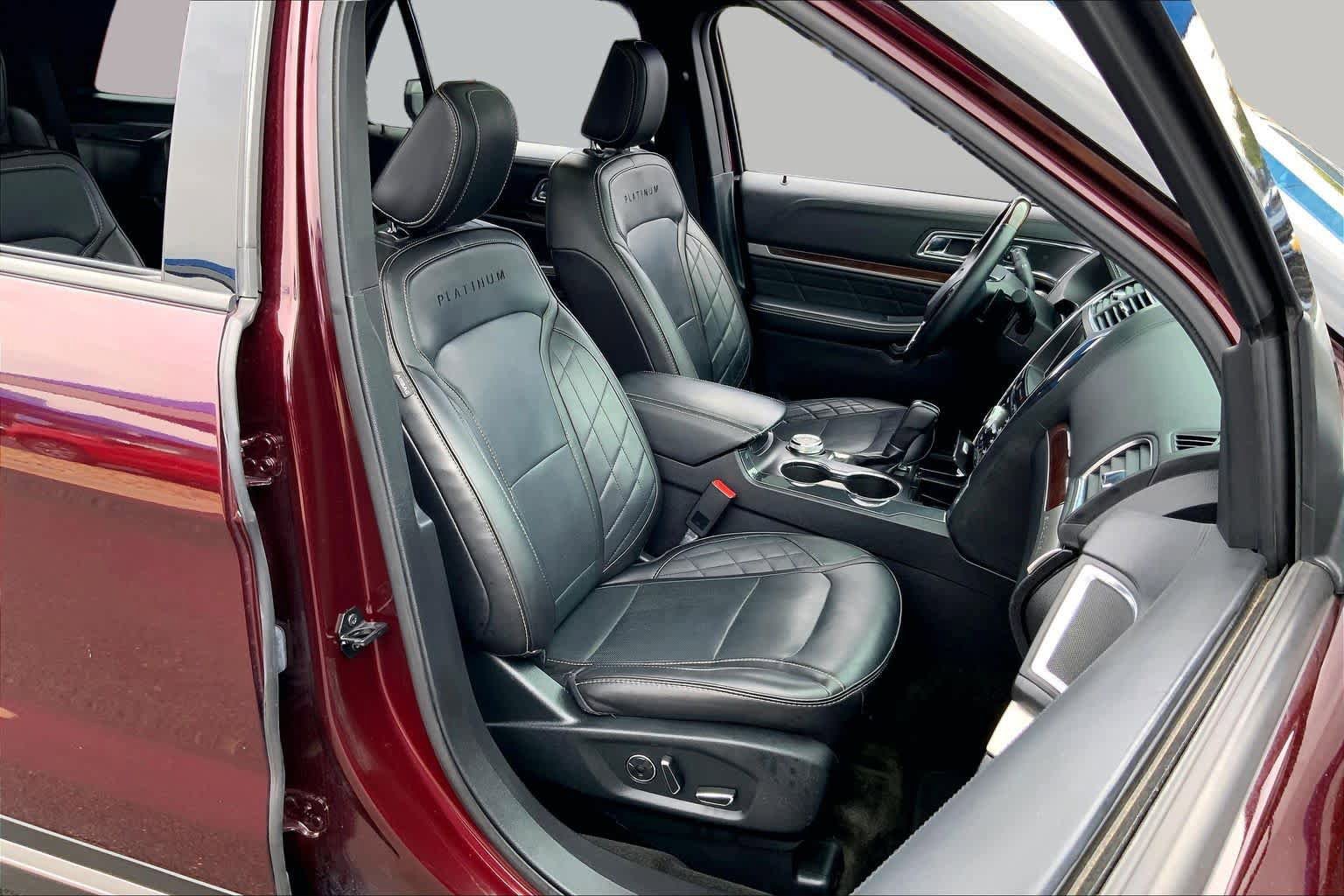 Used 2018 Ford Explorer Platinum AWD/4WD image 9