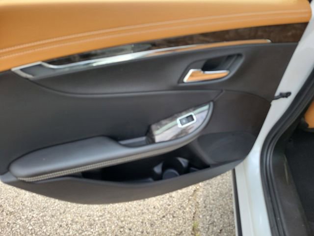 Used 2016 Chevrolet Impala LTZ w/ Enhanced Convenience Package FWD image 12